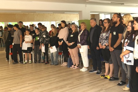 SPREJEM ČEŠKIH UČENCEV V OŠ CERKNICA 03 FOTO LJUBO VUKELIČ